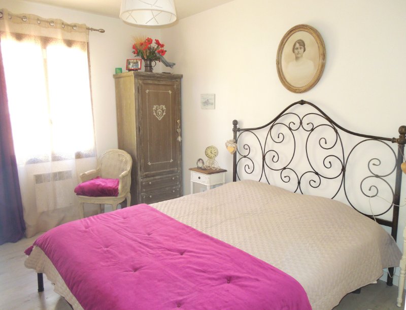 Photo 7 of the listing.