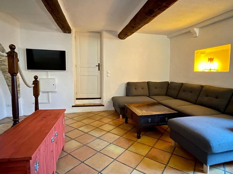 Photo 8 of the listing.