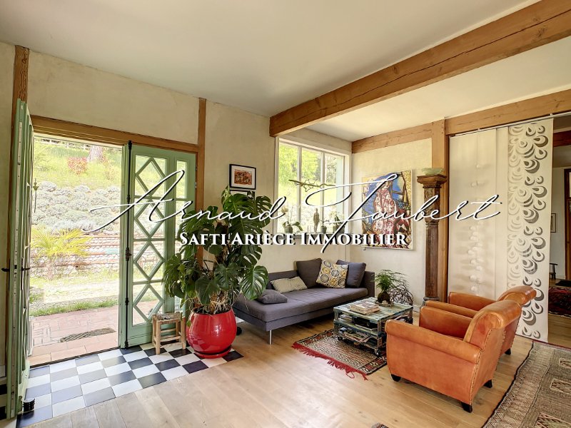 Photo 11 of the listing.