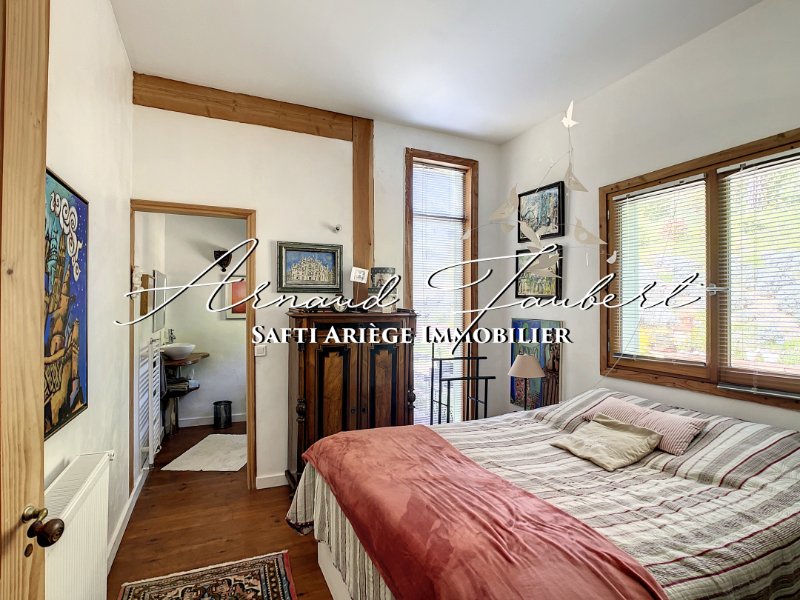 Photo 7 of the listing.