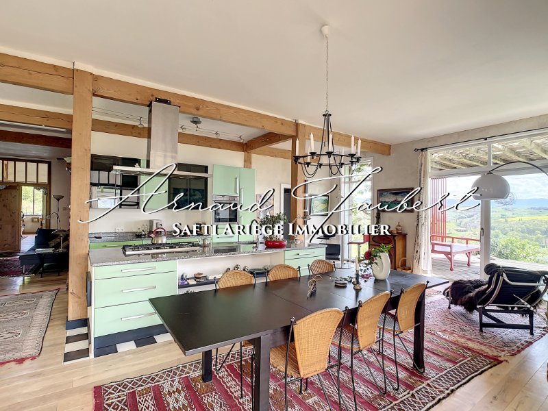 Photo 5 of the listing.