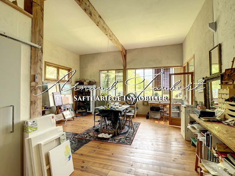 Photo 9 of the listing.