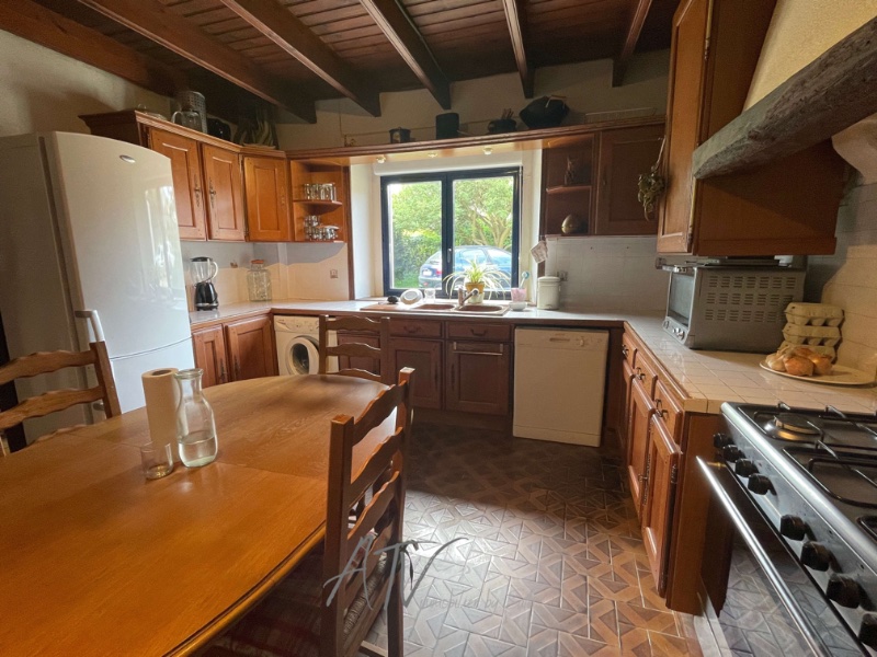 Photo 14 of the listing.