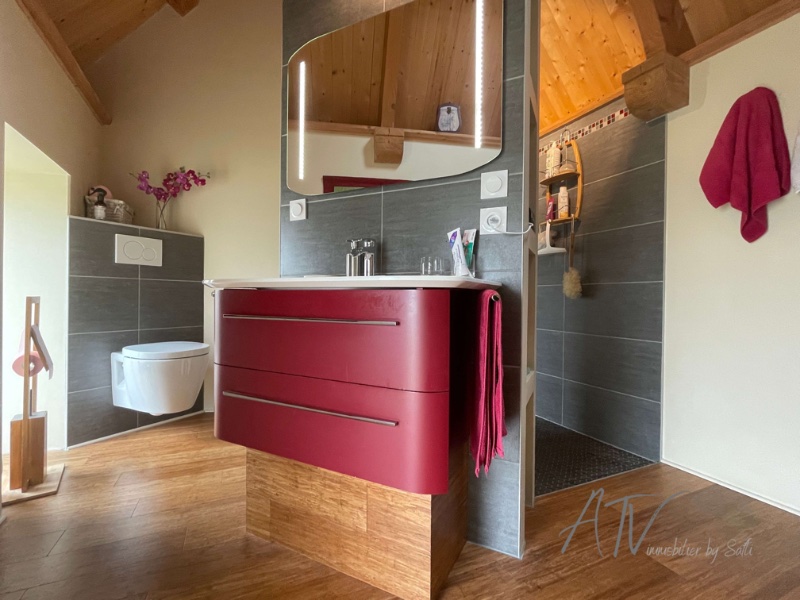 Photo 11 of the listing.