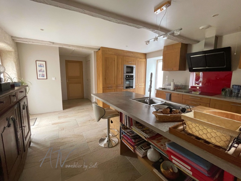 Photo 6 of the listing.