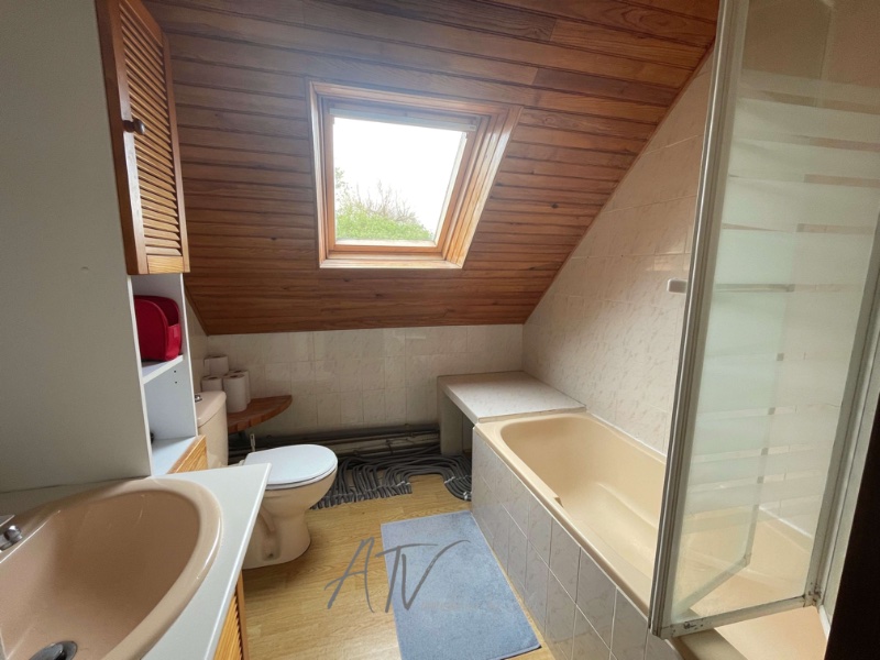 Photo 17 of the listing.