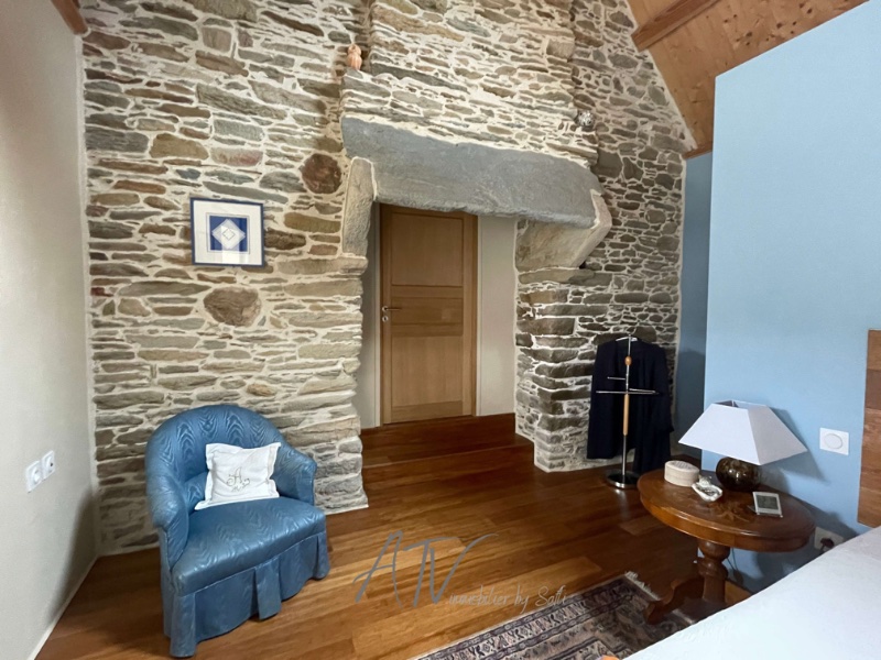 Photo 10 of the listing.