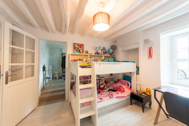 Photo 6 of the listing.