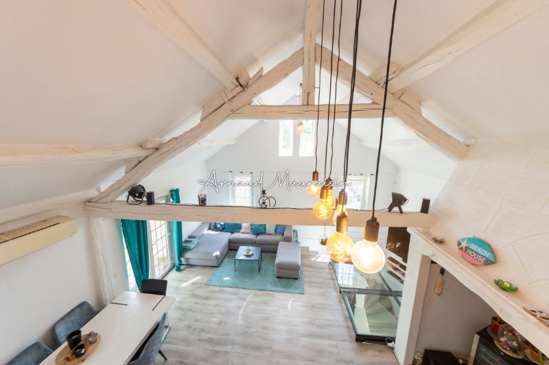 Photo 3 of the listing.