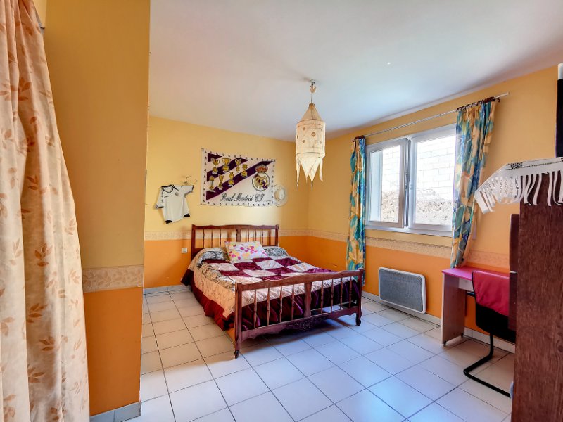 Photo 9 of the listing.