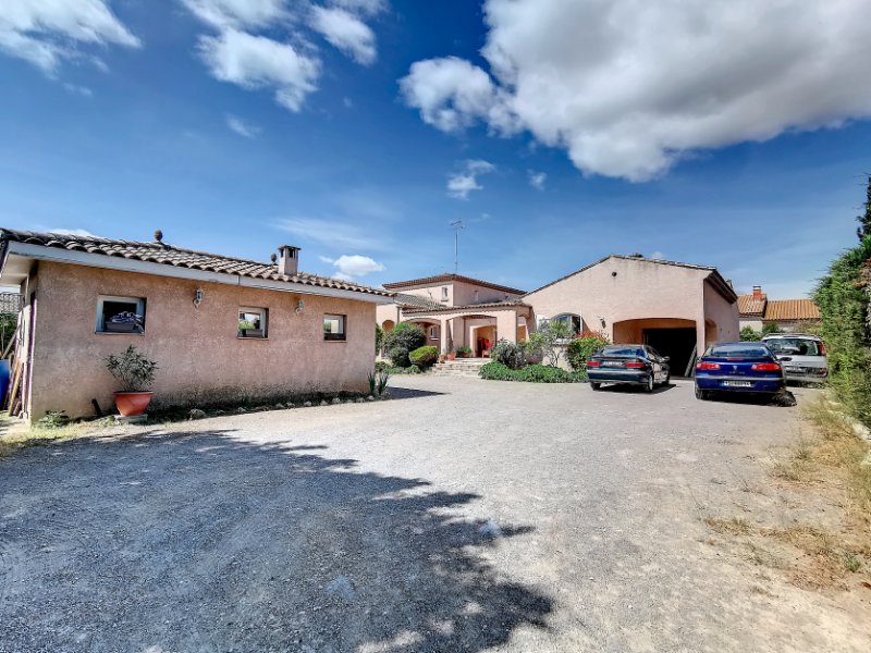 Photo 4 of the listing.