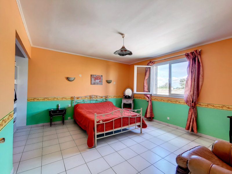 Photo 11 of the listing.