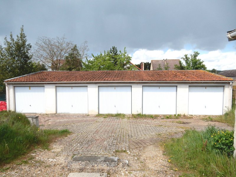 Photo 2 of the listing.