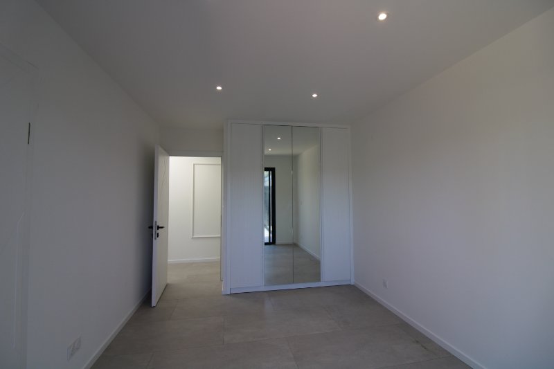 Photo 4 of the listing.