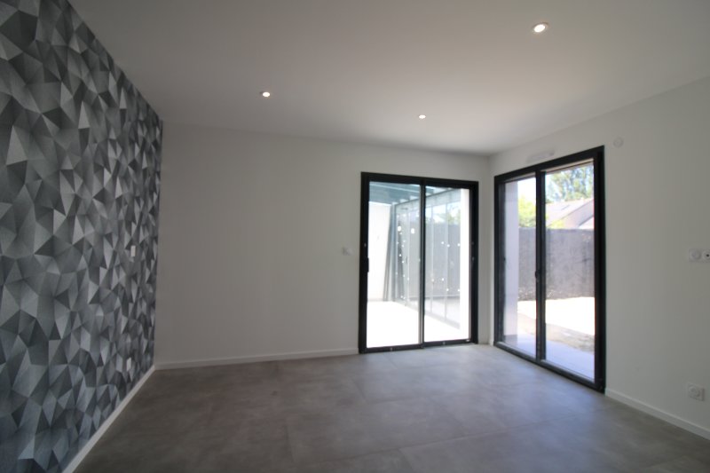 Photo 8 of the listing.