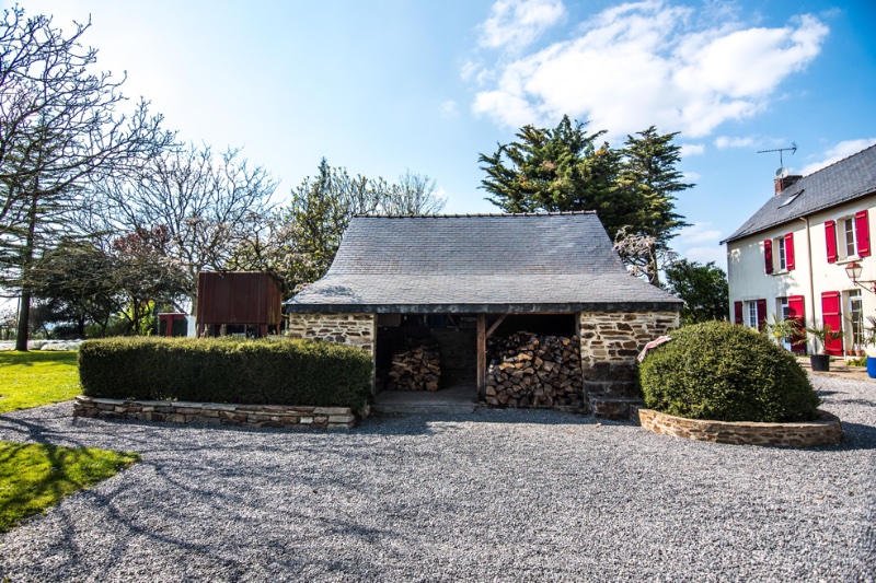 Photo 8 of the listing.