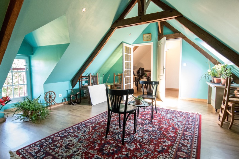 Photo 12 of the listing.