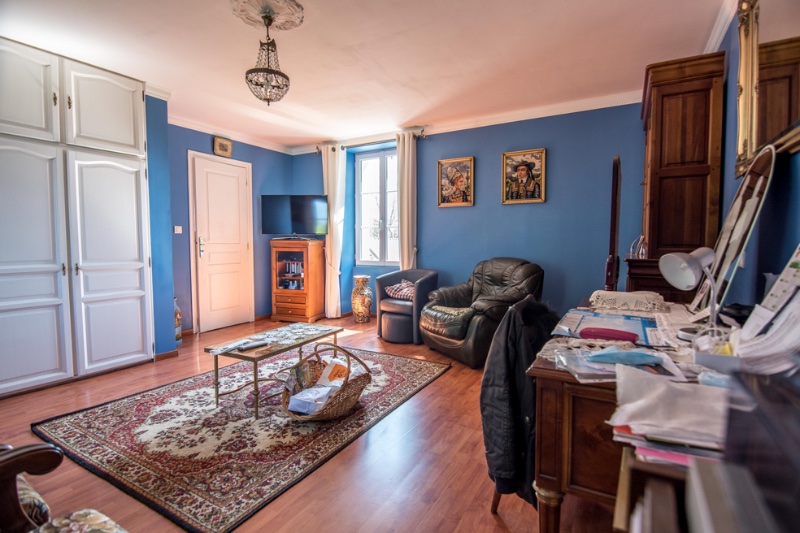 Photo 9 of the listing.