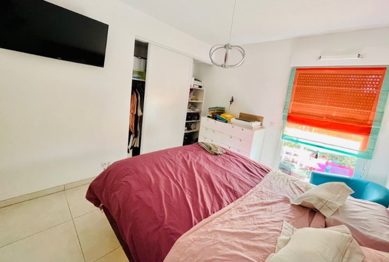 Photo 3 of the listing.