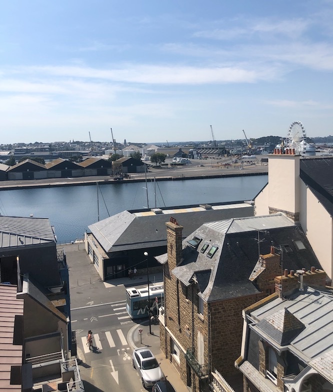 Photo 8 of the listing.