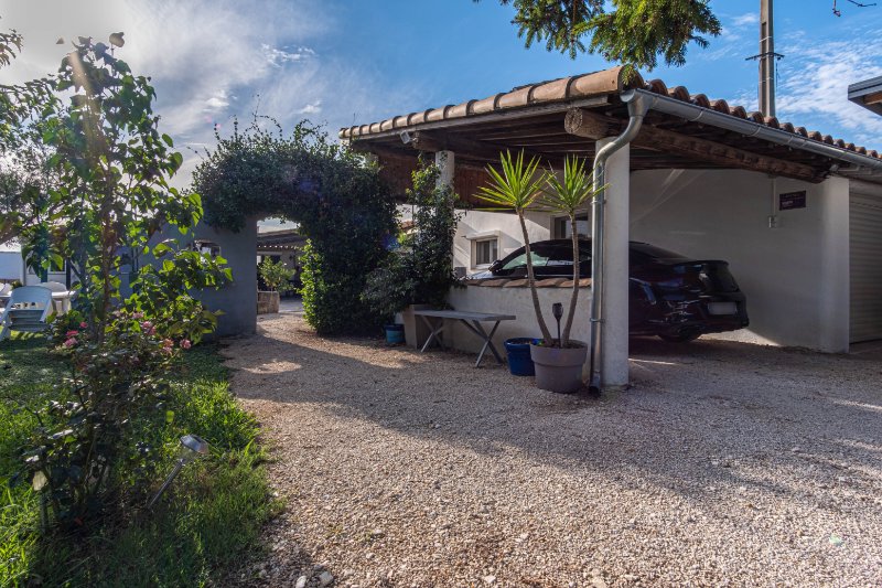 Photo 17 of the listing.