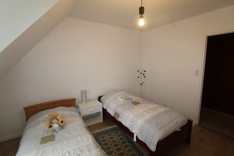 Photo 13 of the listing.