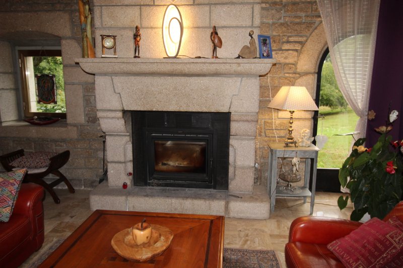 Photo 3 of the listing.