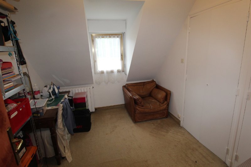 Photo 9 of the listing.