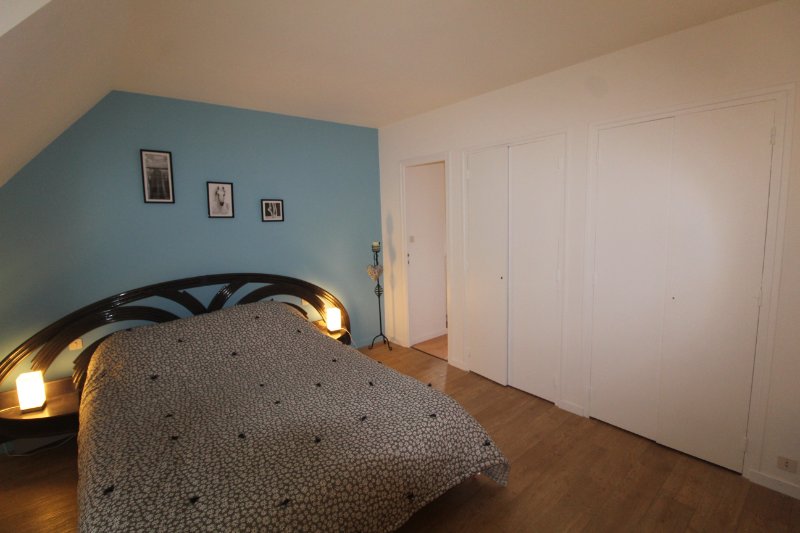 Photo 12 of the listing.