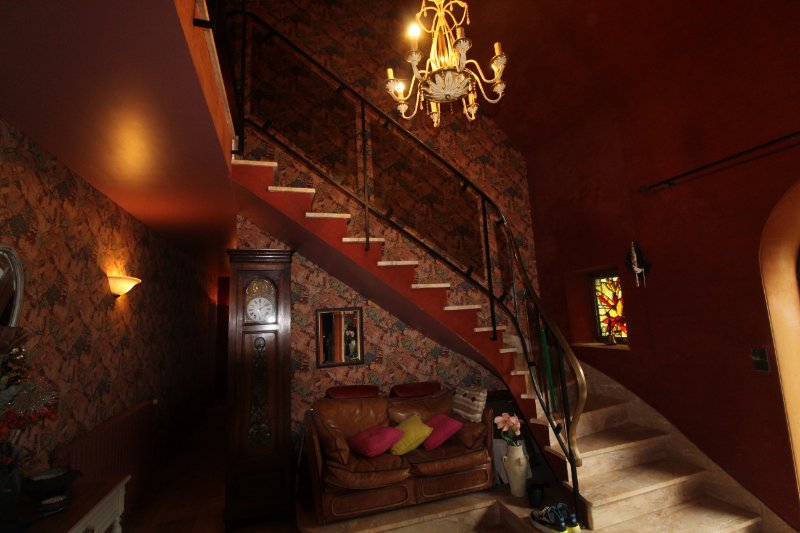 Photo 4 of the listing.