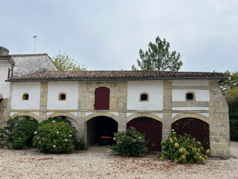 Photo 6 of the listing.