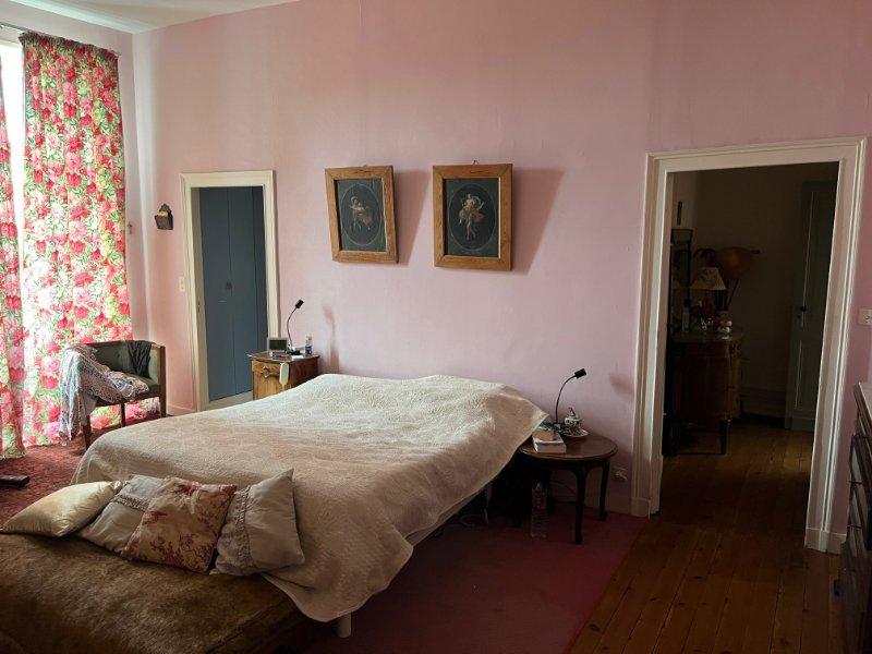 Photo 4 of the listing.