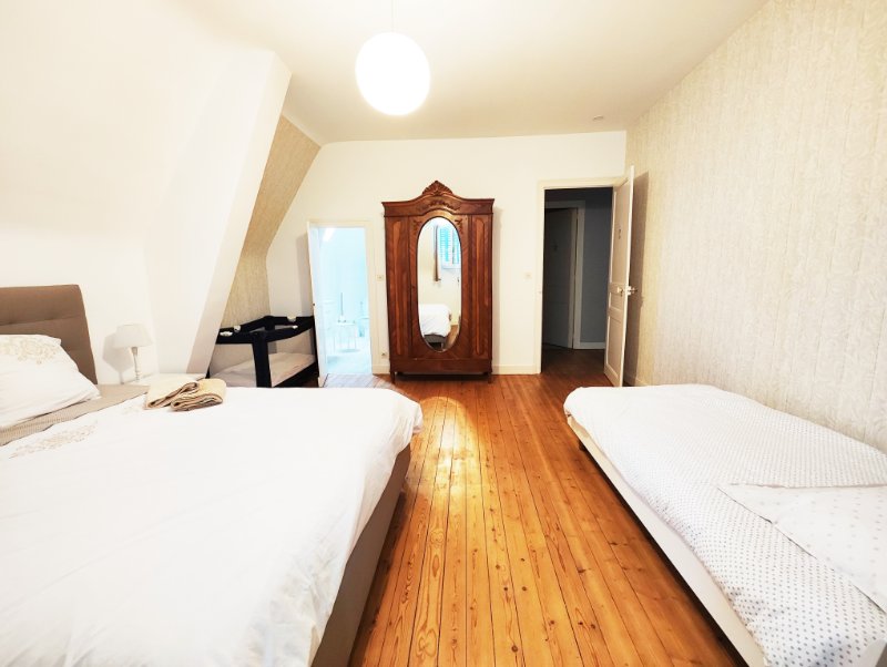 Photo 9 of the listing.