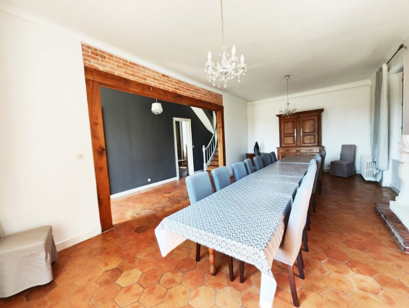 Photo 5 of the listing.