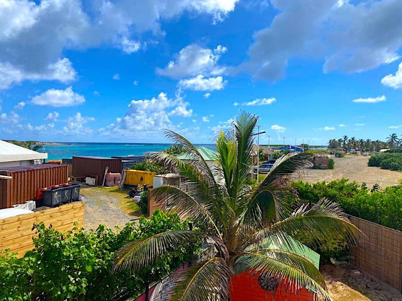 Photo 4 of the listing.