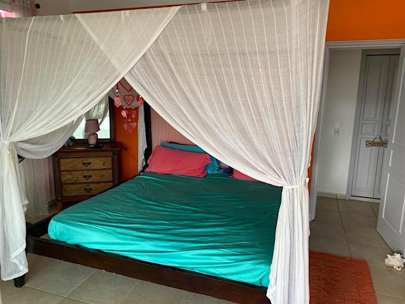 Photo 12 of the listing.