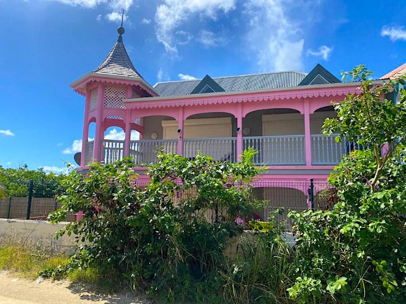 Photo 11 of the listing.