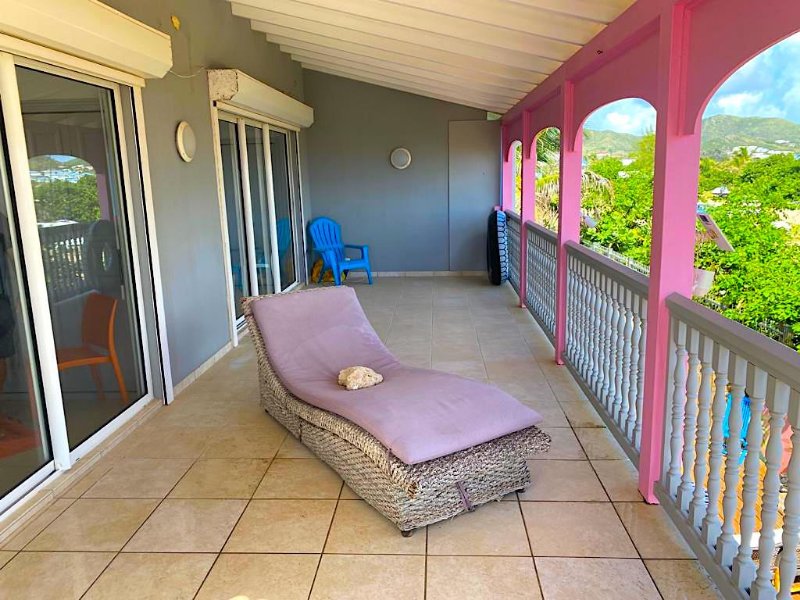 Photo 3 of the listing.