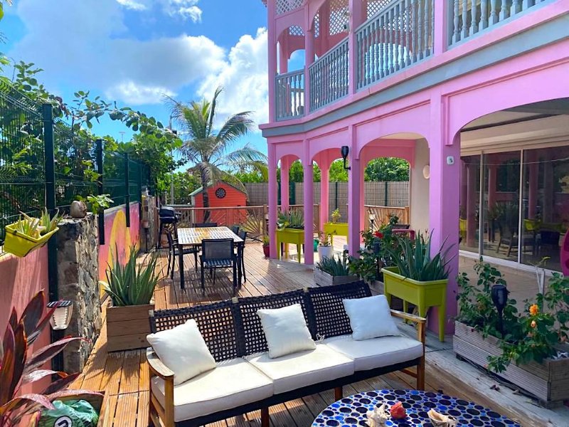 Photo 10 of the listing.