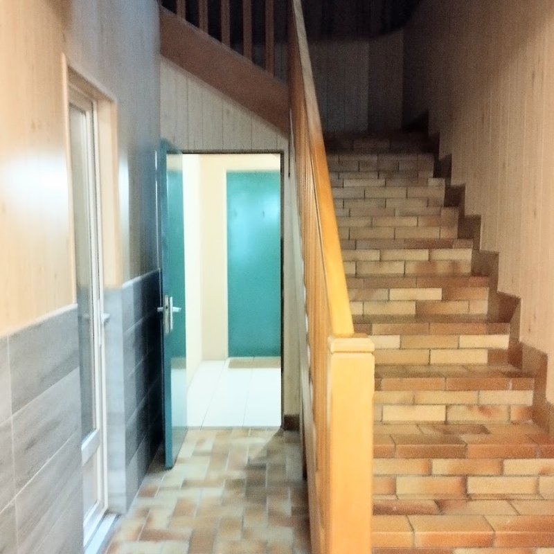 Photo 3 of the listing.