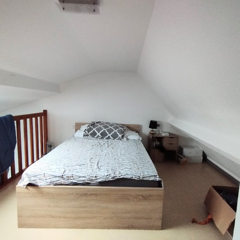 Photo 11 of the listing.