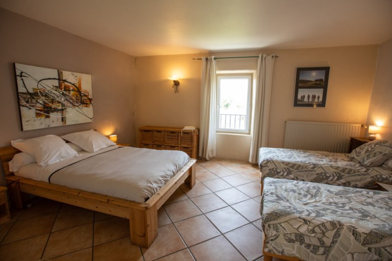 Photo 8 of the listing.