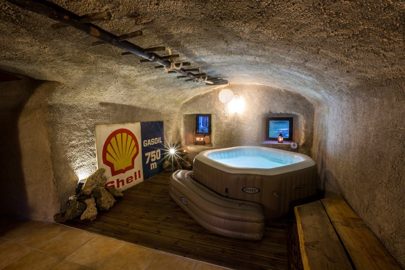 Photo 16 of the listing.