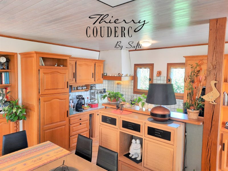 Photo 10 of the listing.