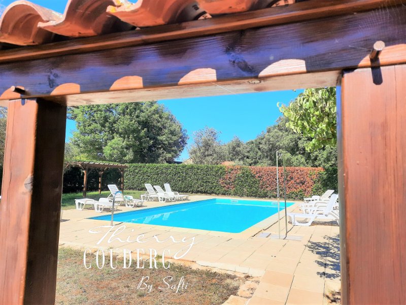 Photo 14 of the listing.