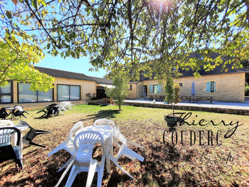 Photo 2 of the listing.