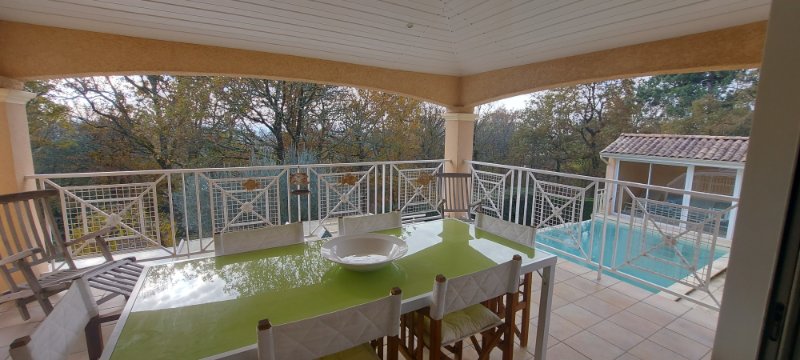 Photo 6 of the listing.