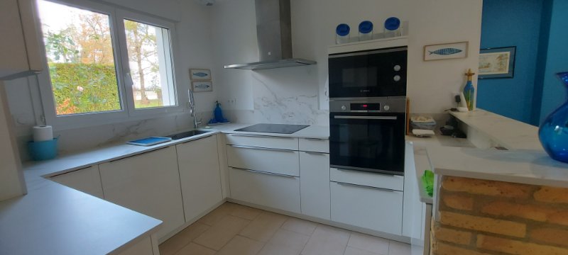 Photo 3 of the listing.