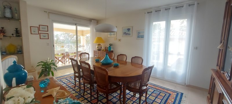 Photo 5 of the listing.