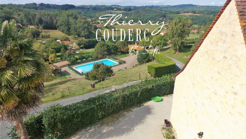 Photo 2 of the listing.